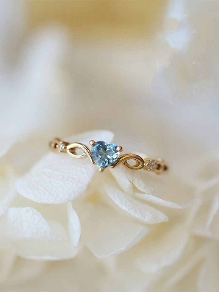Anillo de compromiso elegante