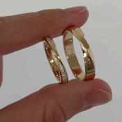 Anillo personalizado en mano